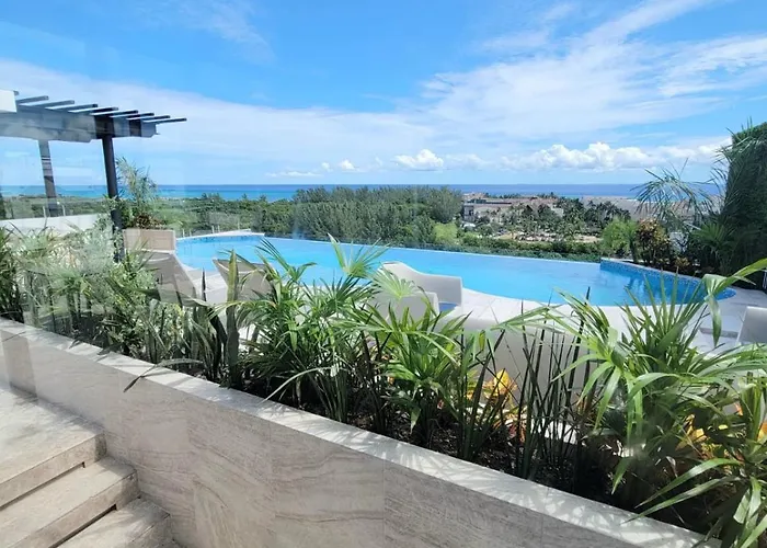 Nature View Steps From The Caribbean Sea